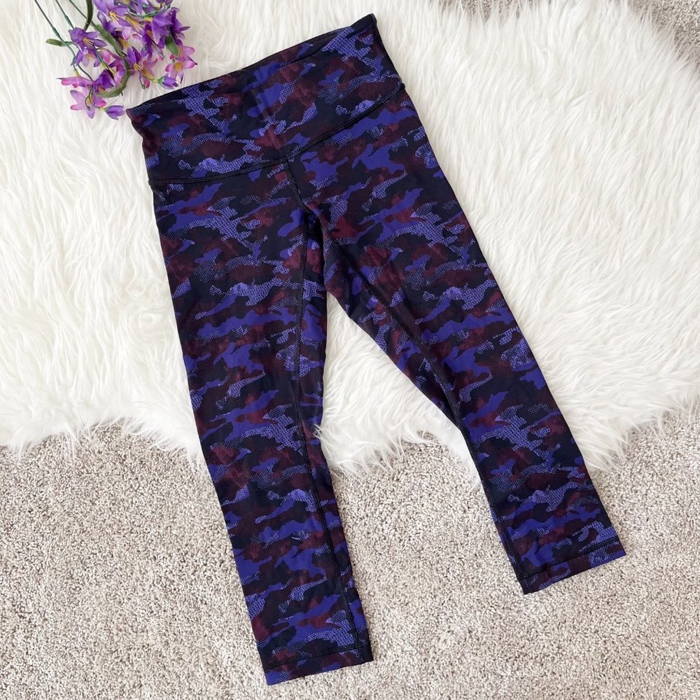 Lululemon Women Size 4 Wunder Under Crop Leggings Purple Black Camo